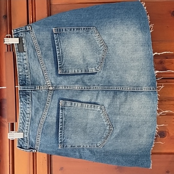 Abercrombie and Fitch mini jean skirt size 31 waist, US size 12 - Picture 2 of 7